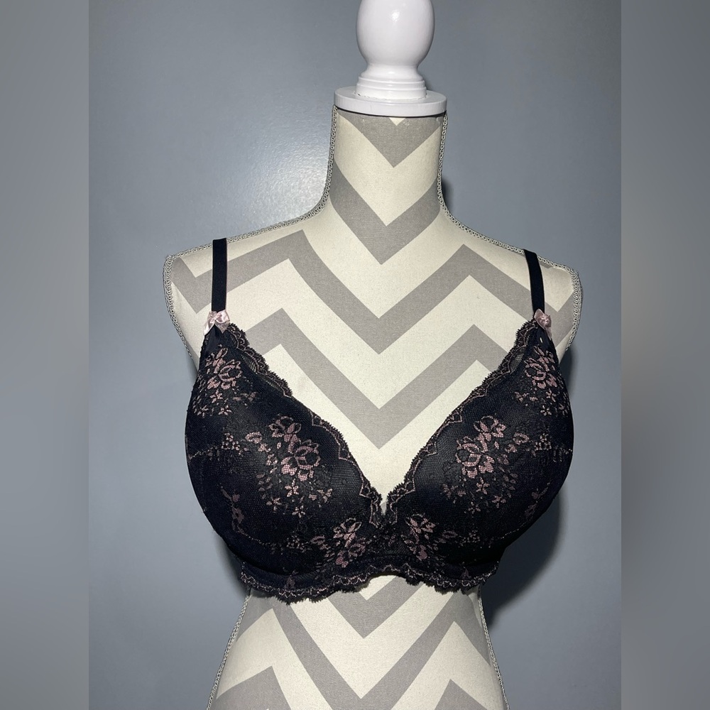 Elegant Black and Pink Lace Bra‎